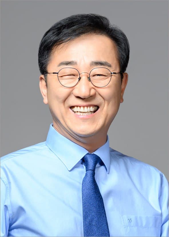김윤덕 프로필 사진